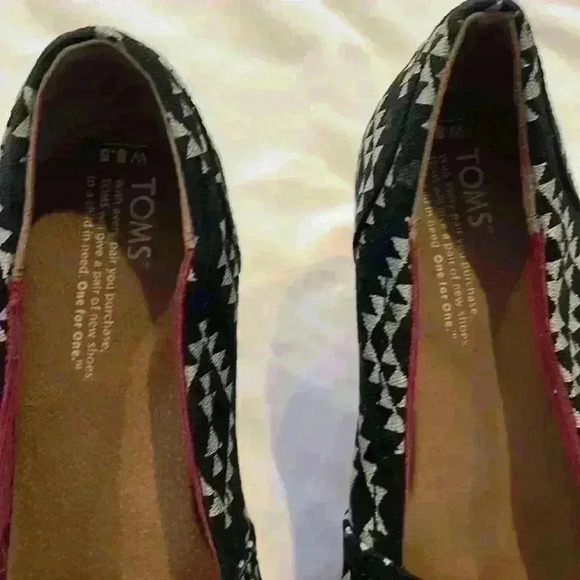 Tom’s Printed Wedges - Picture 2 of 8